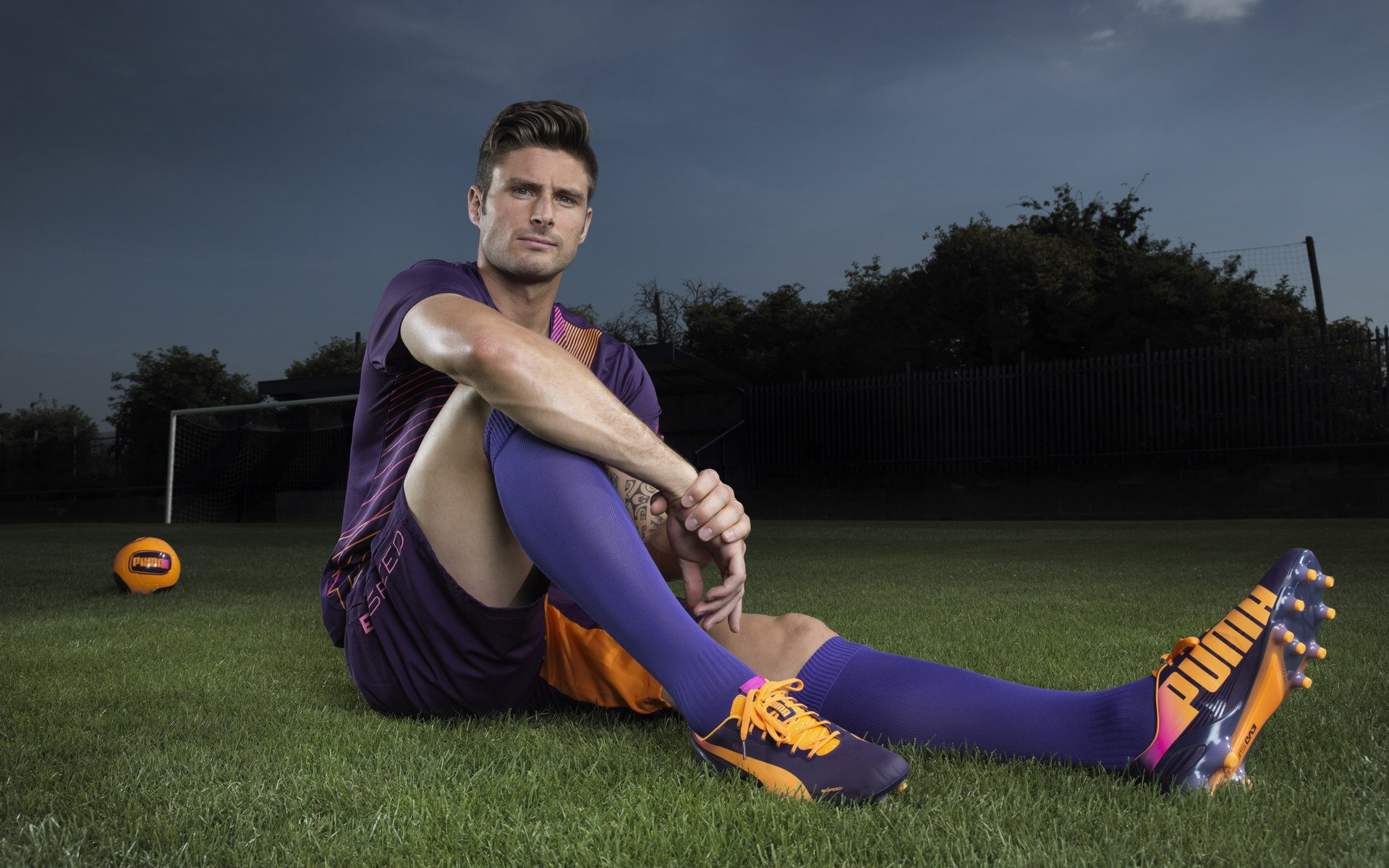 中国马拉松锦标赛贵阳山地站 雾气缭绕中选手翻山越岭完成挑战，贵阳马拉松赛道